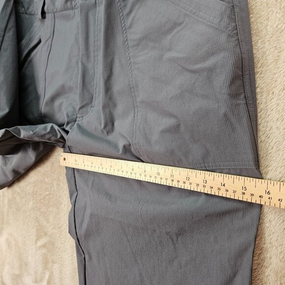 Made in Canada Tilley Pants Safari Cargo Men's Size 44 Zipped Pocket Workwear - Picture 7 of 16